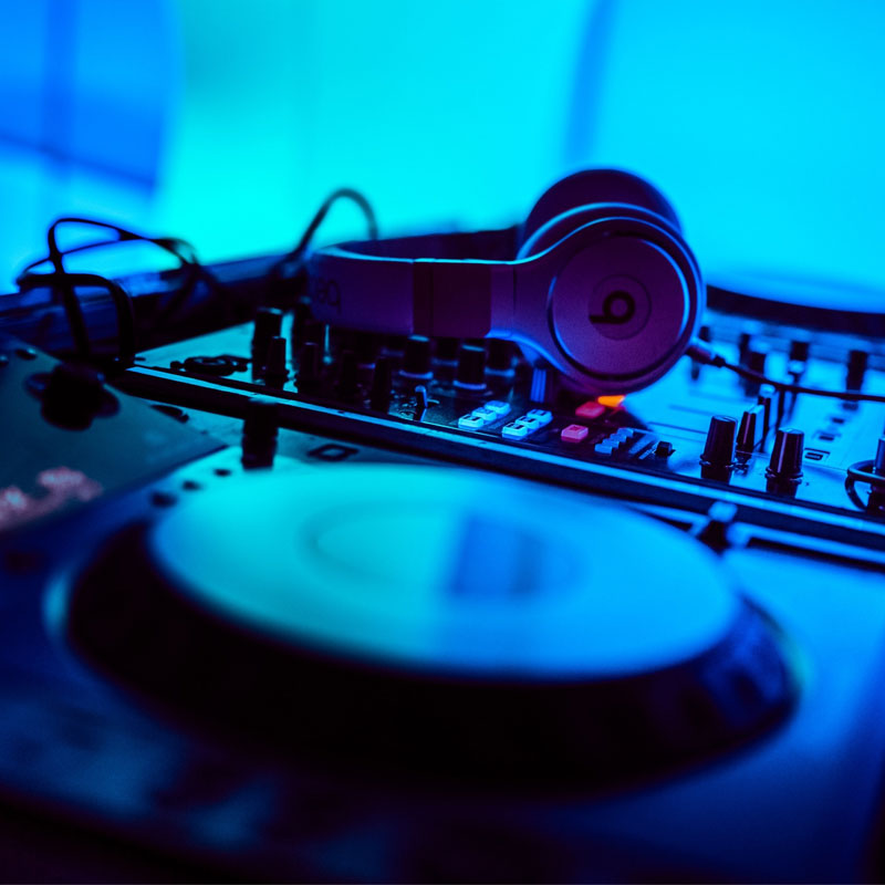 audiozone-corso-dj-music-producer-production-fl-studio-piacenza-lodi-cremona studio registrazione music production dj